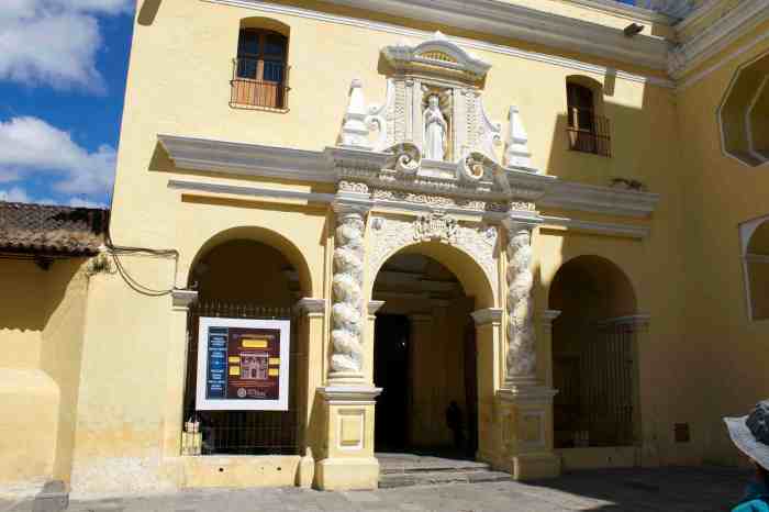 The entrance to La Merced Church. Note the spiral design on the columns.